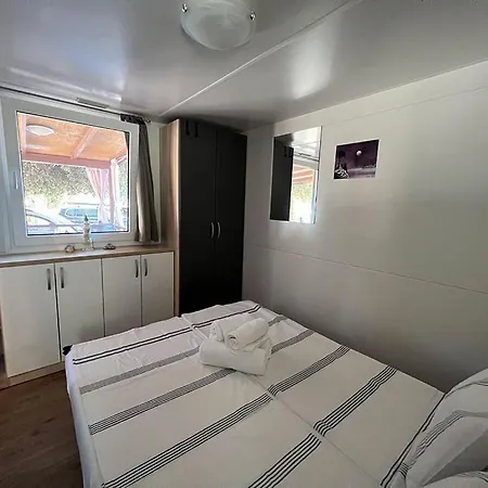 Mobile Bani Biograd Na Moru
